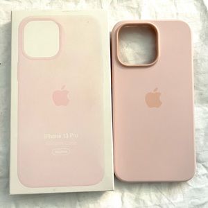 Apple iPhone 13 Silicone Case Pink